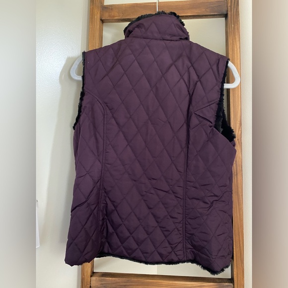 Women’s reversible quilted vest. - Picture 2 of 4